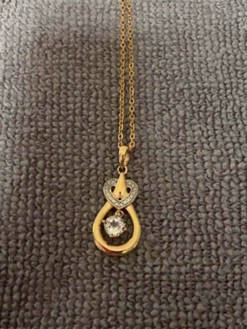 Fashion Jewelry Gold Tone Teardrop Pendant Necklace with Clear Crystal